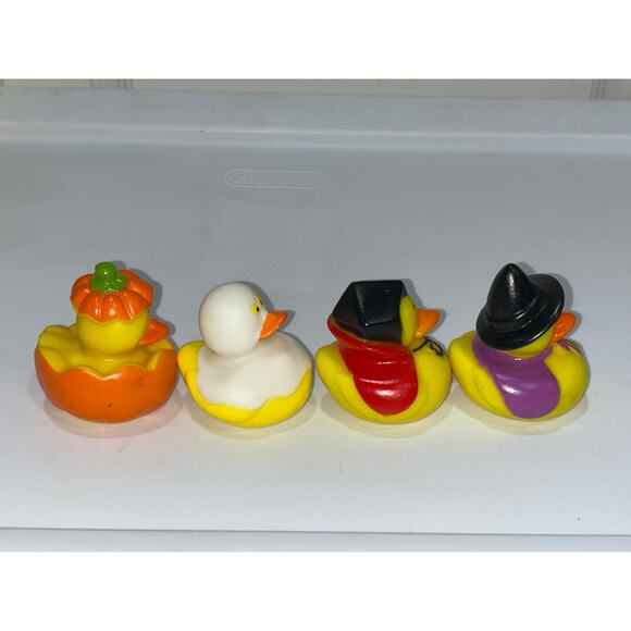 Set of 4 New Halloween Rubber Duckies Duck 2” Jeep Pumpkin Ghost Witch Vampire - Picture 4 of 4